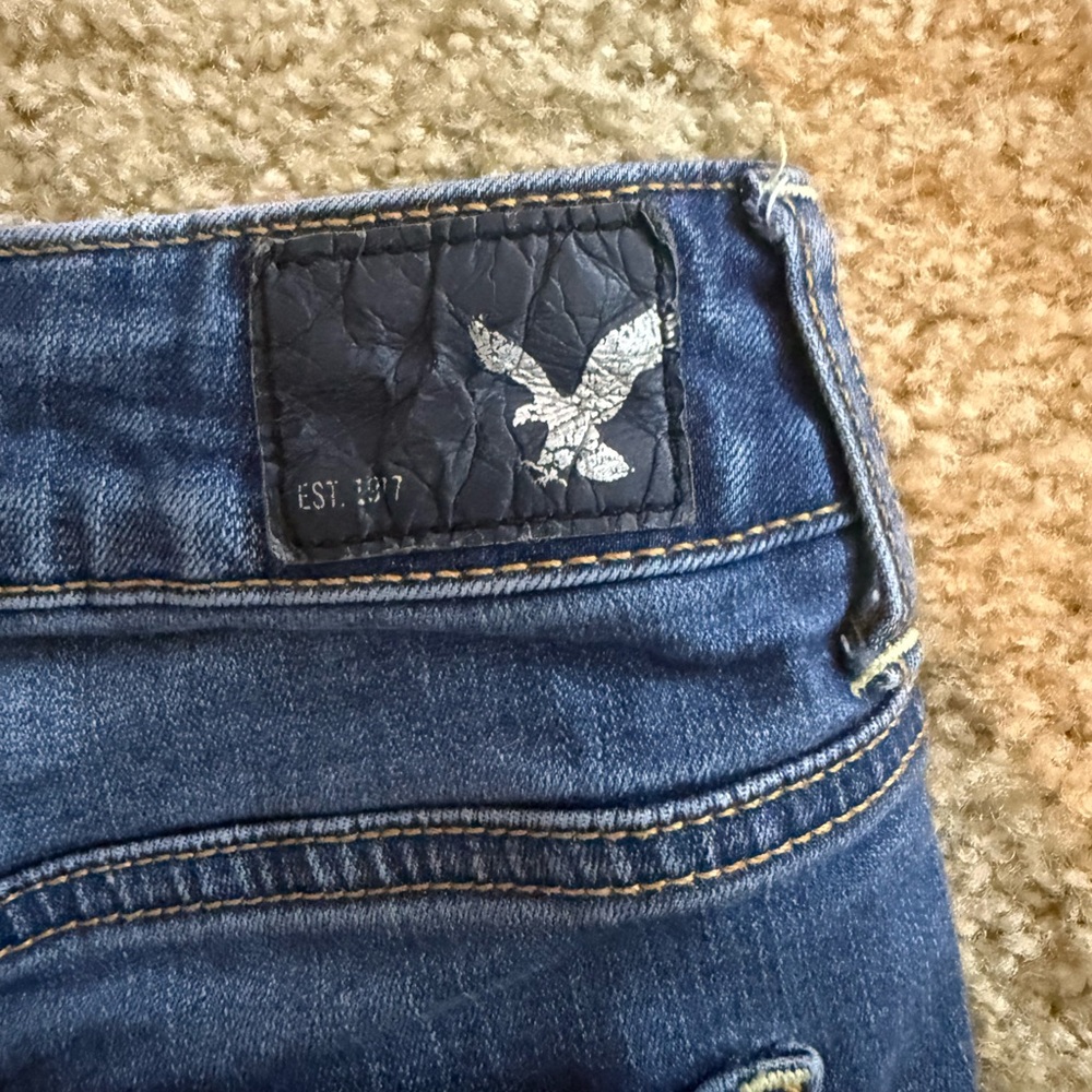 Y2K American Eagle Outfitters Dark Blue Distressed Frayed-Hem Denim Shorts - Picture 6 of 6